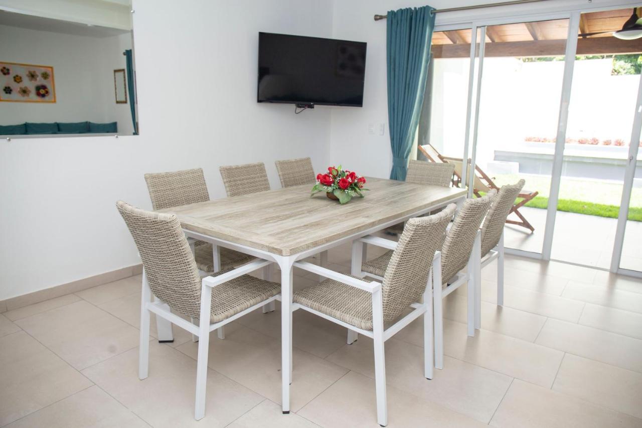 Hotel Oasis-Dream Holidays - La Petite France San Bernardino Esterno foto